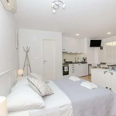 公寓 Studio Apartman - Zenta *